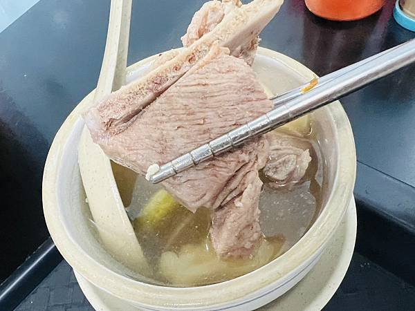 【新北美食/三重區】今大滷肉飯-肥肉系滷肉飯,皮嫩鹹香不油膩