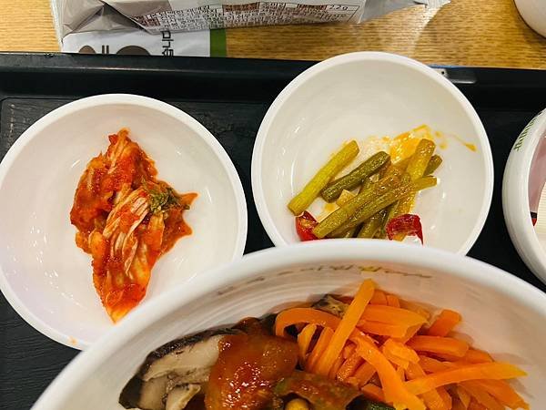 【首爾美食/誠信女大】 본죽&amp;비빔밥 Cafe -複合式的本