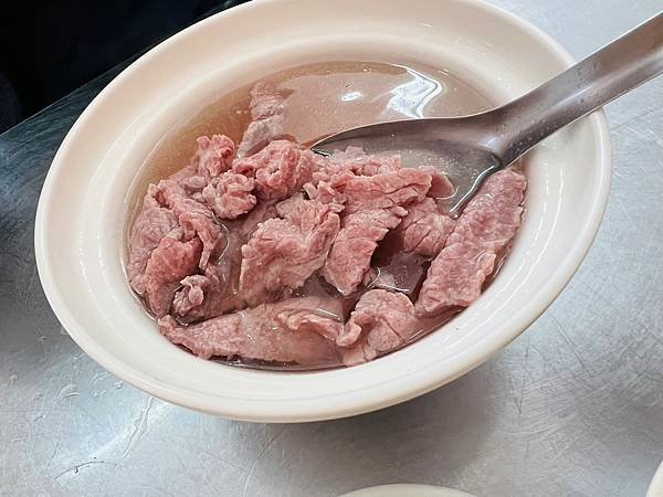 【台南美/北區】阿寶牛肉湯-點湯就送加魯蛋的肉燥飯,好吃又高