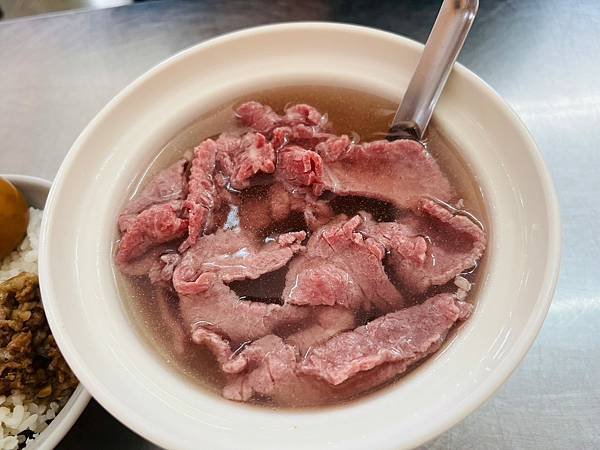 【台南美/北區】阿寶牛肉湯-點湯就送加魯蛋的肉燥飯,好吃又高