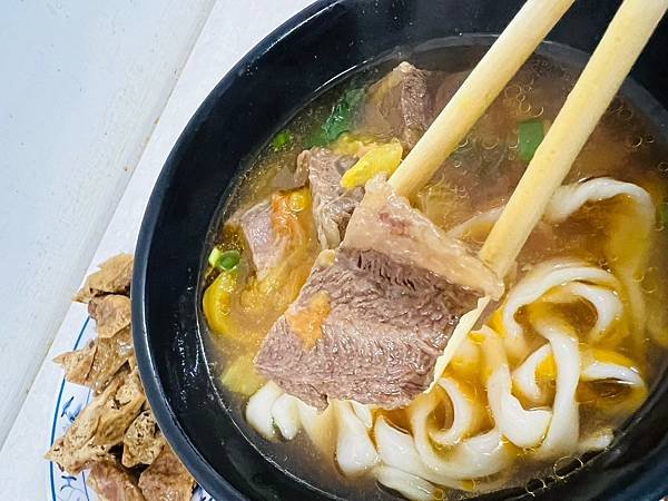 【台北美食/南港區】奇味蕃茄牛肉麵-蕃茄入湯頭,清爽不清淡