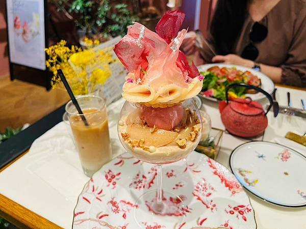 【東京美食/新宿】SALON BAKE &amp; TEA-裙擺搖搖