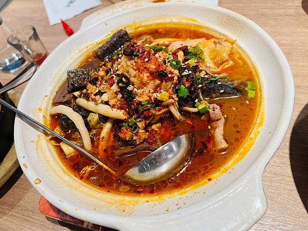 【基隆美食/中正區】開飯川食堂-辣菜不同風味的體現,好吃服務