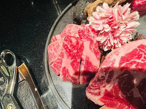 【台南美食/安平區】碳佐麻里精品燒肉 -燒肉界南霸天,肉質不