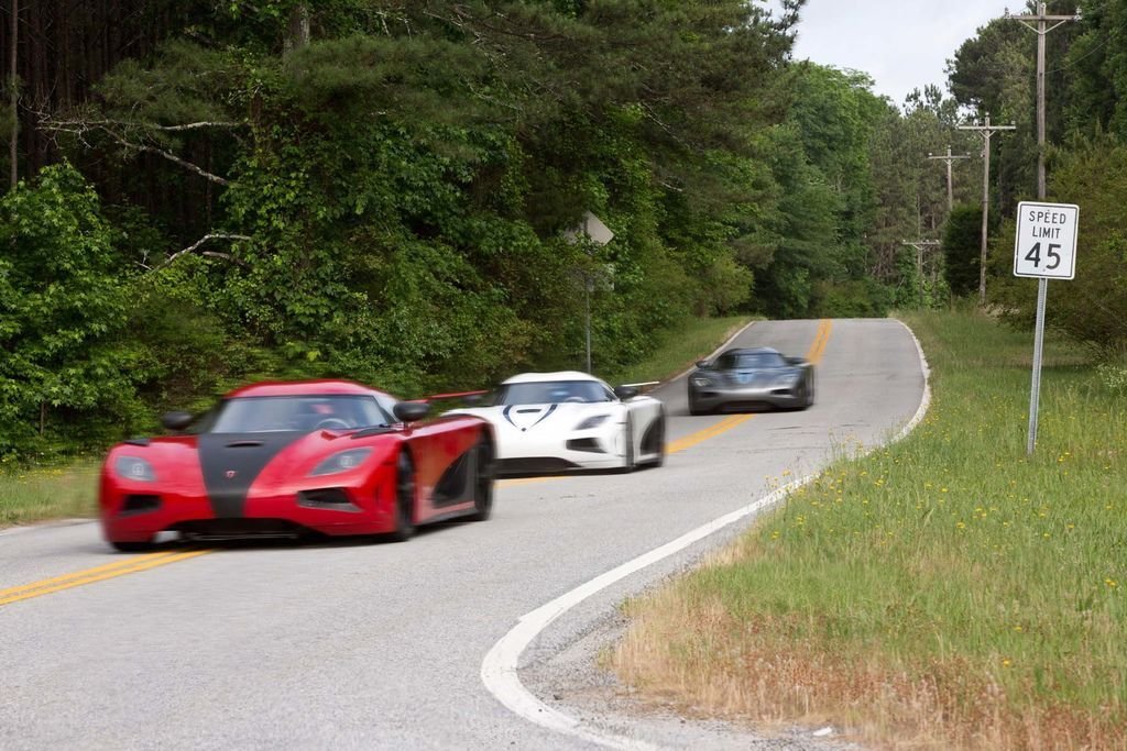 koenigsegg-agera-r-group-front