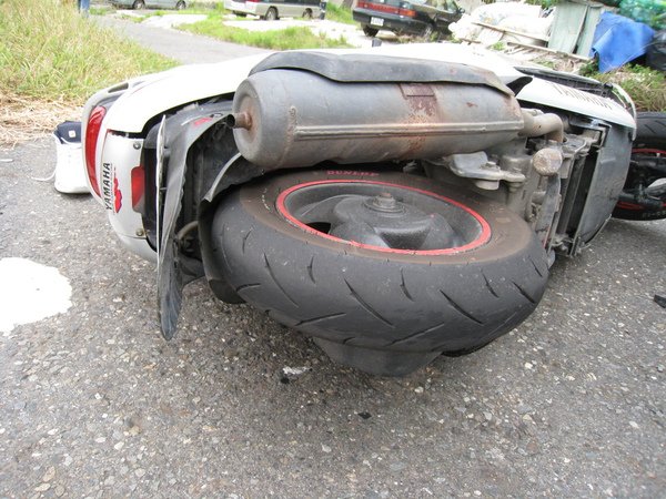 現場07-風光後輪，TT92，那是輪胎剎車痕吧