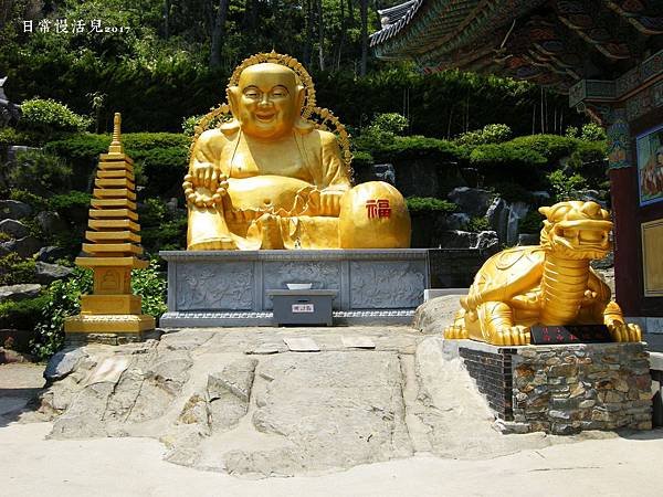 金光閃閃彌勒佛與神獸.jpg