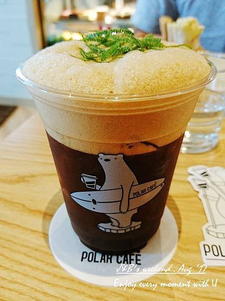 POLAR CAFE (8).jpg