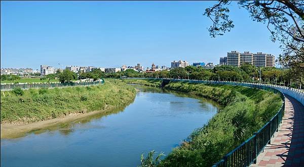 【專任獨家】春福水硯-市中心四房雙主臥雙平車，售:4888萬