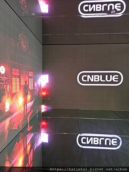 迷妹首訪CNBLUE--신사역 누데이크 신사 &amp; 씨잌 씨