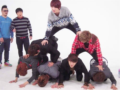 Weekly Idol1224teaser07.bmp