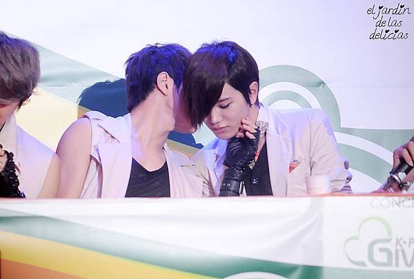 120714 give concert  (124)