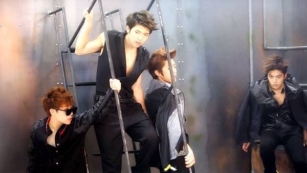 120821 W Korea CUT35