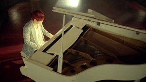 121115 another me teaser cut12