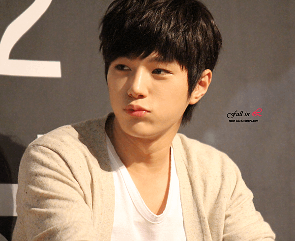 131027 L&apos;s BV 2 signing meeting  (22).jpg