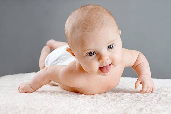 Web4-Simple-Tips-To-Teach-Your-Baby-To-Roll-Over.jpg