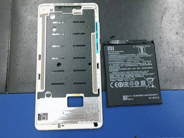 小米Mix 2s 螢幕液晶玻璃破裂維修.jpg