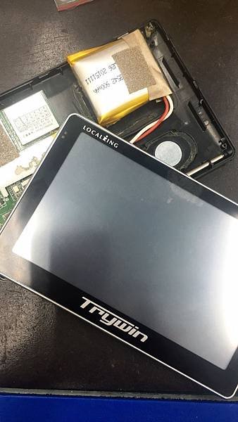Trywin GPS衛星導航電池膨脹.jpg