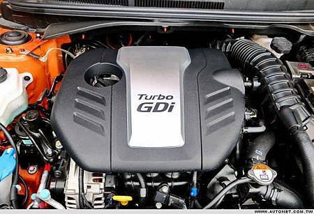 HYUNDAI Veloster Turbo試駕(動力操駕篇)1-4.jpg