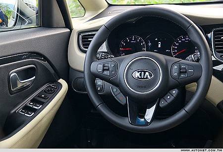 KIA Carens隨性駕馭1-12.jpg