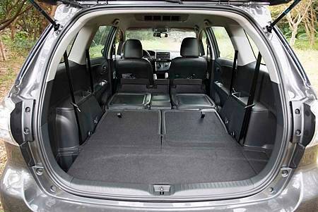 Kia Carens vs1-33.jpg