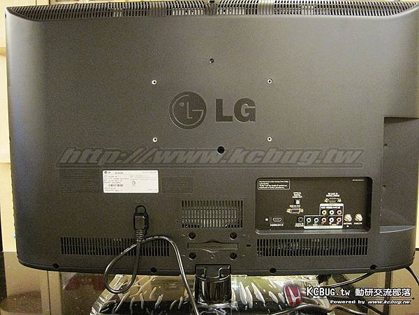 LG 32LD350_010.jpg