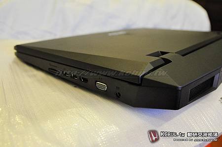 ASUS G73JW_060.jpg