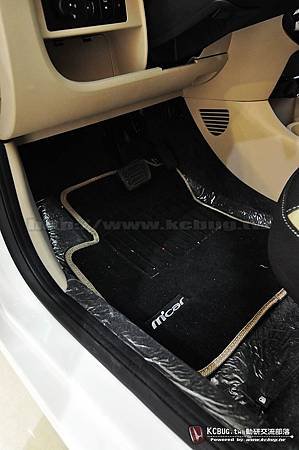 TOBE_M&apos;CAR_009.jpg