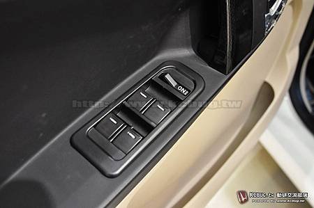 TOBE_M&apos;CAR_052.jpg
