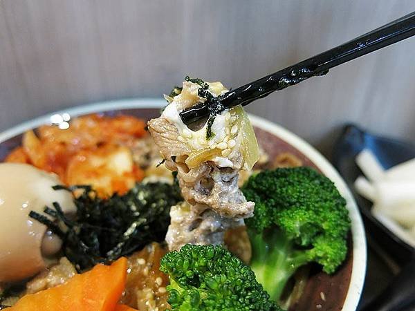 食話食說263：基隆美食！魟丼，日式丼飯超值美味，醃漬蘿蔔/