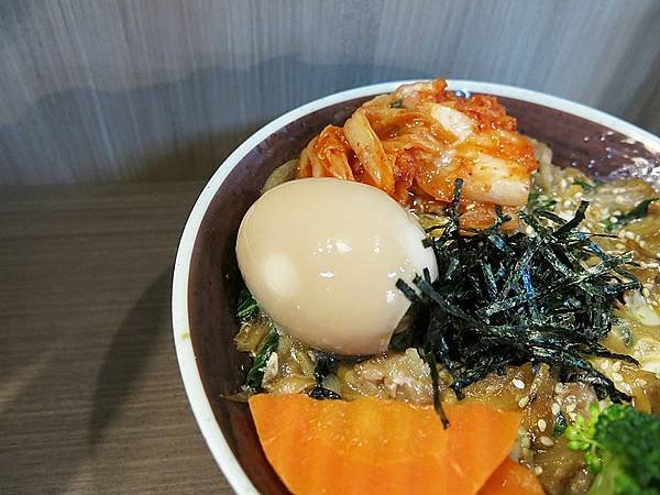 食話食說263：基隆美食！魟丼，日式丼飯超值美味，醃漬蘿蔔/