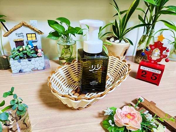 少少生活無添加液體馬賽皂，源自法國百年純淨植萃配方，萬用冷製