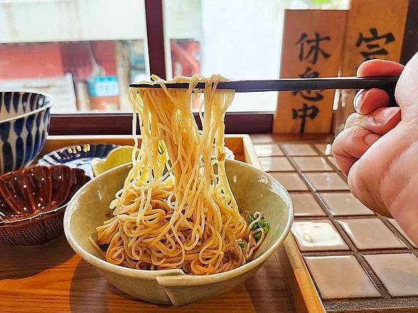 食話食說296：新北美食！迷迷路食堂，沒有招牌的老屋餐廳，限