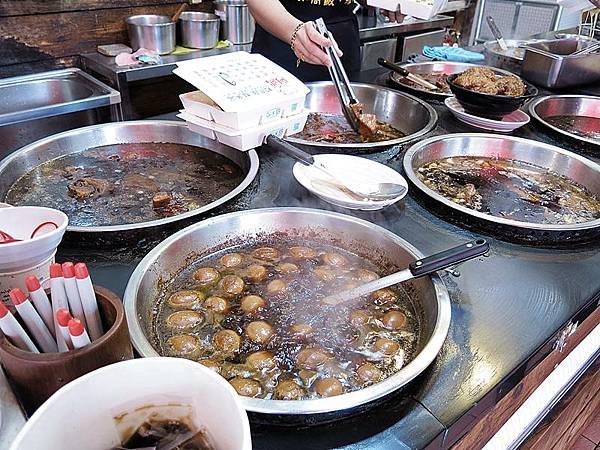 台北美食！阿鴻知高飯鱸魚湯，平價古早味，開業超過50年老店，