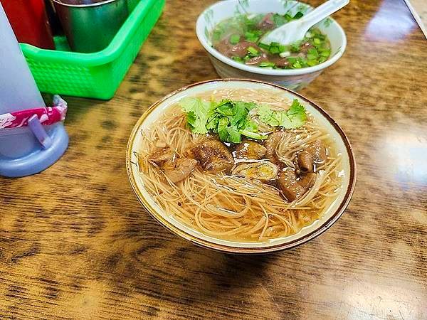 食話食說298：基隆美食！阿根臭豆腐，武嶺街商圈美食，情人湖