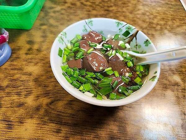 食話食說298：基隆美食！阿根臭豆腐，武嶺街商圈美食，情人湖