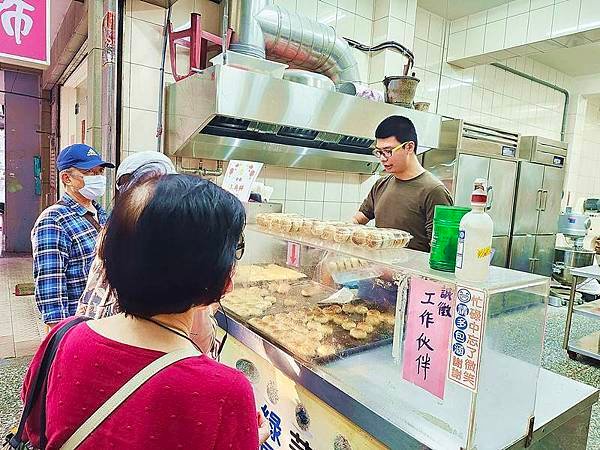 食話食說310：基隆美食！阿國碳烤燒餅，基隆火車站必吃燒餅，