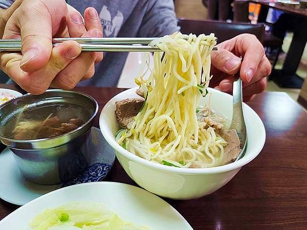 食話食說312：新北美食！北港鵝肉，鵝肉Q彈鮮甜，蔥酥飯香氣