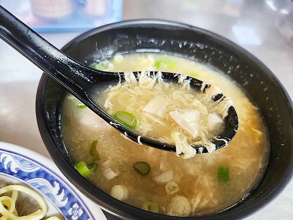 食話食說332：基隆美食！阿福涼麵，涼麵加三合一湯，夏天的標