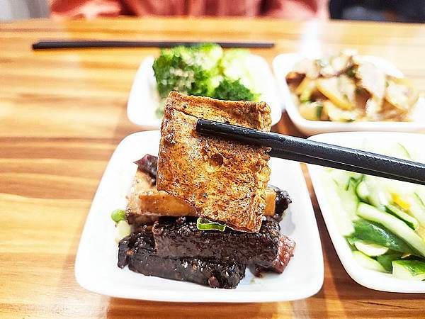台北美食！肥滋滋牛肉麵專門店Fat Beef Noodles
