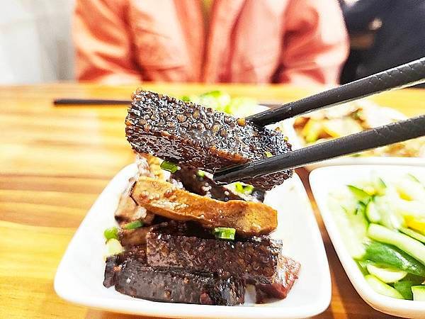 台北美食！肥滋滋牛肉麵專門店Fat Beef Noodles