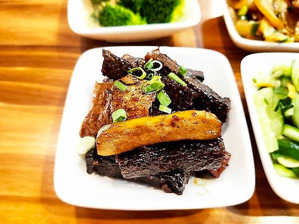 台北美食！肥滋滋牛肉麵專門店Fat Beef Noodles