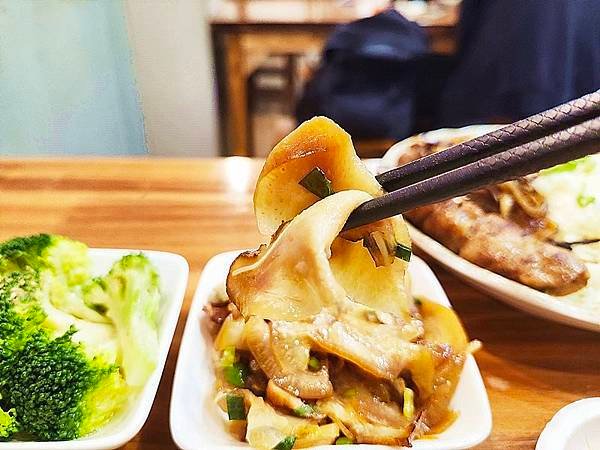 台北美食！肥滋滋牛肉麵專門店Fat Beef Noodles