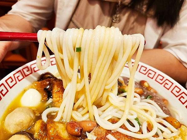 台北美食！螺螄福rose food正宗柳州螺螄粉信義店，台北