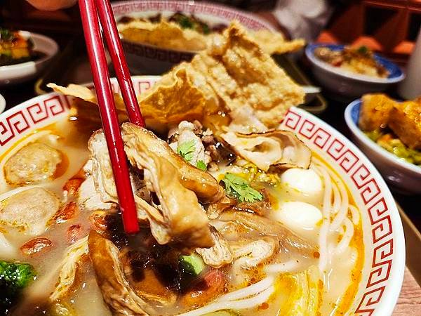 台北美食！螺螄福rose food正宗柳州螺螄粉信義店，台北