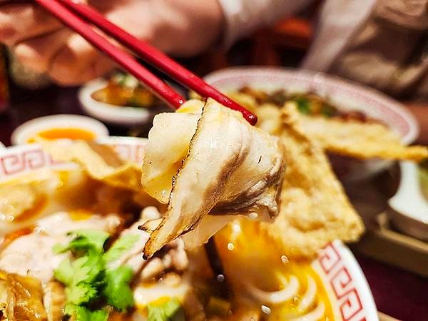 台北美食！螺螄福rose food正宗柳州螺螄粉信義店，台北