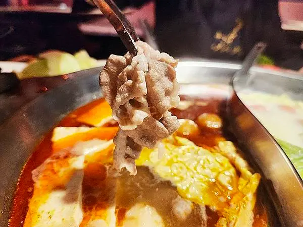台北麻辣鍋推薦！四川龍府放感情，正宗四川風味麻辣鍋，搭配道地