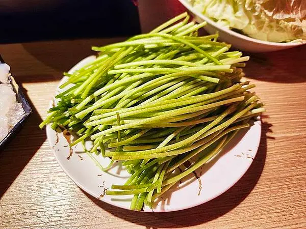 台北麻辣鍋推薦！四川龍府放感情，正宗四川風味麻辣鍋，搭配道地