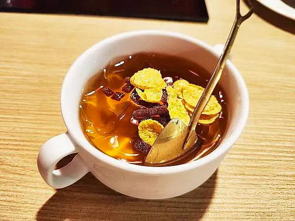 台北麻辣鍋推薦！四川龍府放感情，正宗四川風味麻辣鍋，搭配道地