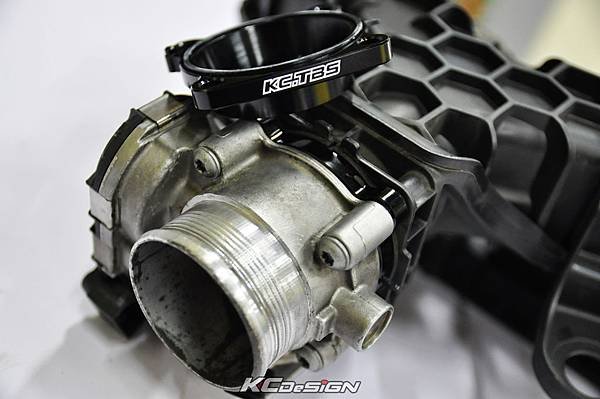 Volvo XC60 T5 installed KC.TBS throttle body spacer _16.jpg